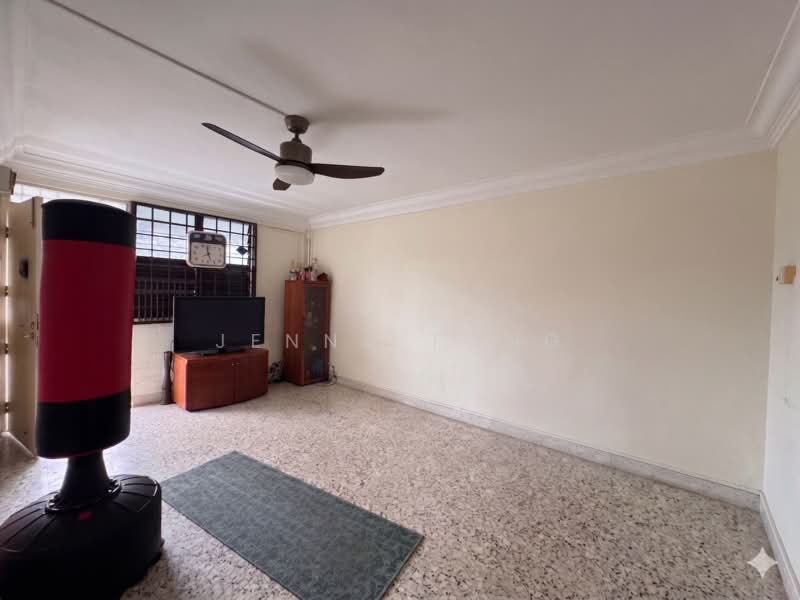 116 Lorong 2 Toa Payoh, 116 Lorong 2 Toa Payoh, 2 Bedrooms, 678 sqft, HDB Flat For Sale, by Jenna Tong, 500153862 - Living Room - PropertyGuru.com.sg