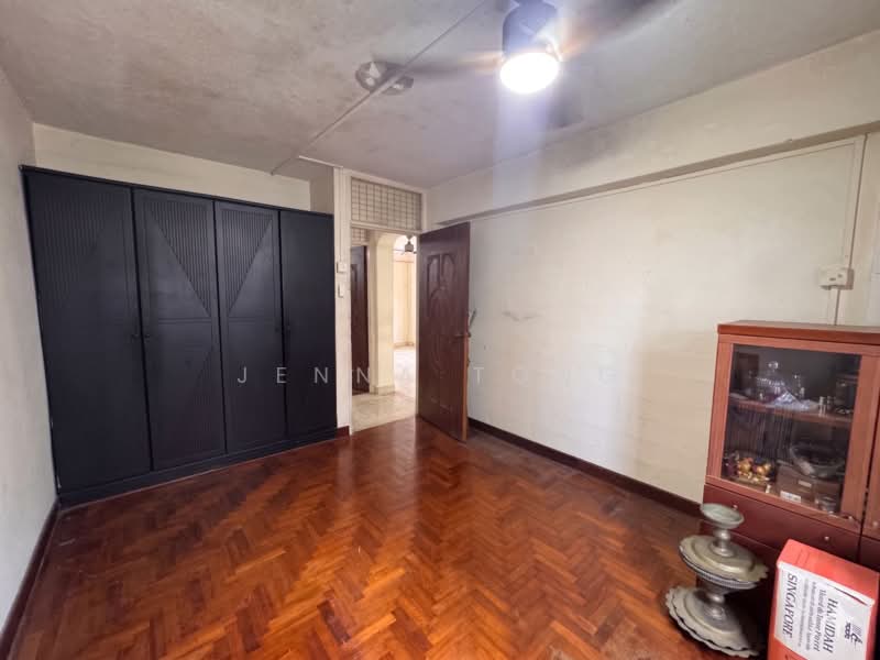 116 Lorong 2 Toa Payoh, 116 Lorong 2 Toa Payoh, 2 Bedrooms, 678 sqft, HDB Flat For Sale, by Jenna Tong, 500153862 - Bedroom 1 - PropertyGuru.com.sg