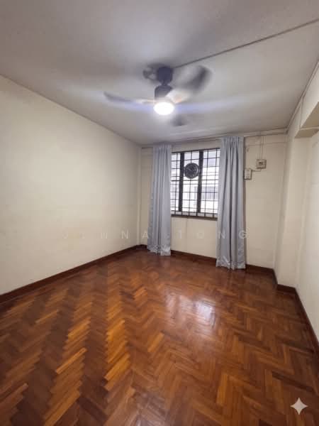 116 Lorong 2 Toa Payoh, 116 Lorong 2 Toa Payoh, 2 Bedrooms, 678 sqft, HDB Flat For Sale, by Jenna Tong, 500153862 - Bedroom 2 - PropertyGuru.com.sg