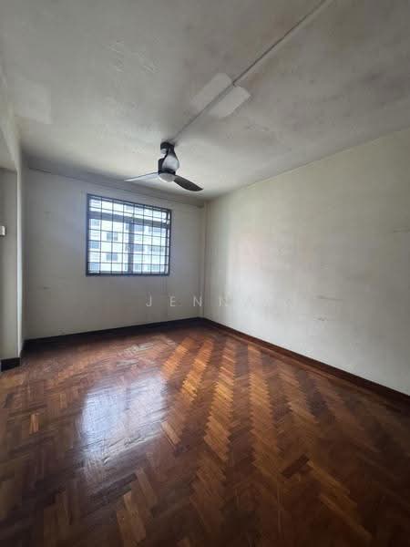 116 Lorong 2 Toa Payoh, 116 Lorong 2 Toa Payoh, Balestier / Toa Payoh, 2 Bedrooms, 678 sqft, HDB Flat For Sale, by Jenna Tong, 500153862 - Bedroom 1 - PropertyGuru.com.sg