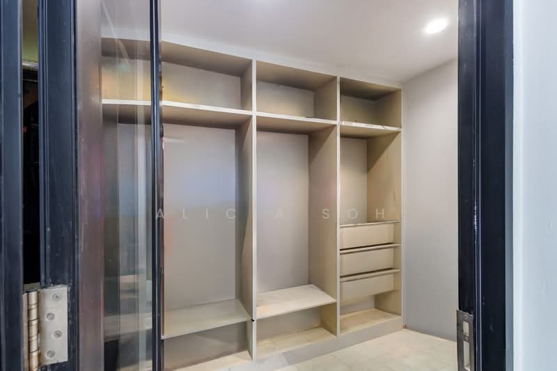 Village @ Pasir Panjang, 463 Pasir Panjang Road, 3 Bedrooms, 2,024 sqft, Condominium For Sale, by Alicia Soh, 500153865 - Interior - PropertyGuru.com.sg