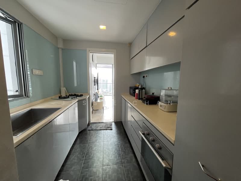 Urbana, 1 River Valley Close, 3 Bedrooms, 1,313 sqft, Condominium For Sale, by Jessie Chan, 500153869 - Kitchen - PropertyGuru.com.sg