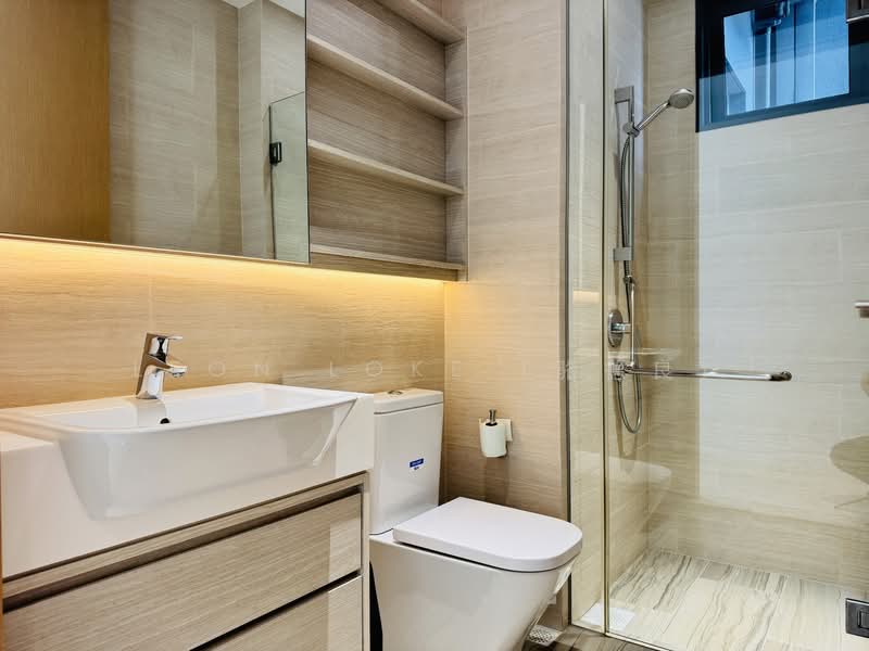 Alex Residences, 28 Alexandra View, 3 Bedrooms, 904 sqft, Apartment For Rent, by Leon Loke (骆德良), 500153872 - Bathroom - PropertyGuru.com.sg