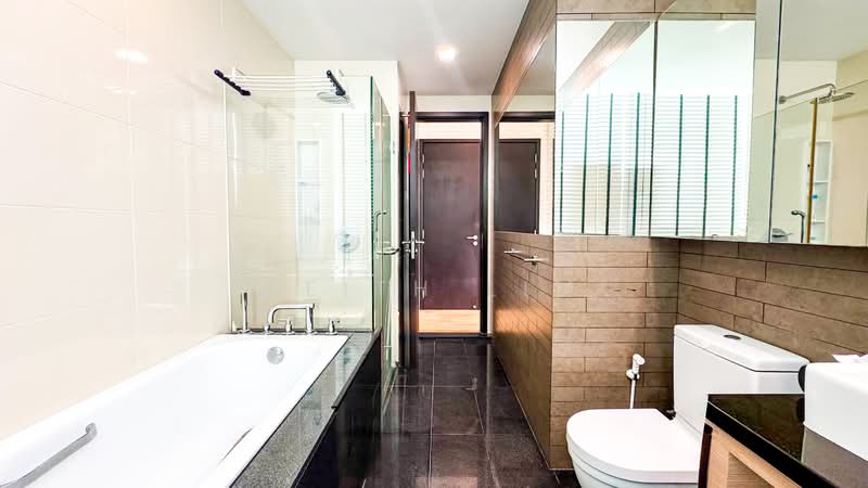 ⭐️ Award Winning Designer Unit /w Holland & Bukit Timah Views | Triplex Penthouse ⭐, , 5 Bedrooms, 4,510 sqft, Condominium For Sale, by Keith Lim, 500153873 - Bathroom - PropertyGuru.com.sg