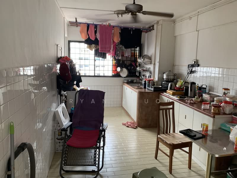 121 Yishun Street 11, 121 Yishun Street 11, 2 Bedrooms, 721 sqft, HDB Flat For Sale, by Ryan Zhuo, 500153877 - Kitchen - PropertyGuru.com.sg
