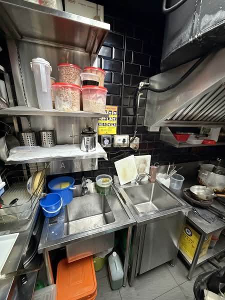 Fully Fitted Restaurant for Lease in Far East Plaza! (Corner Unit, High Traffic!), Orchard, River Valley, Somerset, 323 sqft, Food & Beverage For Rent, by Marc Singh, 500153878 - Kitchen - CommercialGuru.com.sg