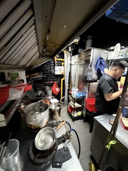 Fully Fitted Restaurant for Lease in Far East Plaza! (Corner Unit, High Traffic!), Orchard, River Valley, Somerset, 323 sqft, Food & Beverage For Rent, by Marc Singh, 500153878 - Kitchen - CommercialGuru.com.sg