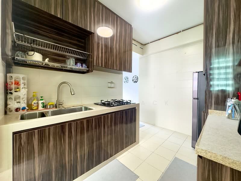 890A Tampines Avenue 1, 890A Tampines Avenue 1, 2 Bedrooms, 743 sqft, HDB Flat For Sale, by Farah Zack, 500153891 - Kitchen - PropertyGuru.com.sg