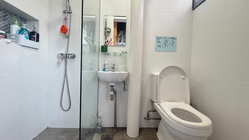 5 Toh Yi Drive, 5 Toh Yi Drive, 4 Bedrooms, 1,313 sqft, HDB Flat For Sale, by Bryan Seah Seng Ping, 500153894 - Bathroom - PropertyGuru.com.sg