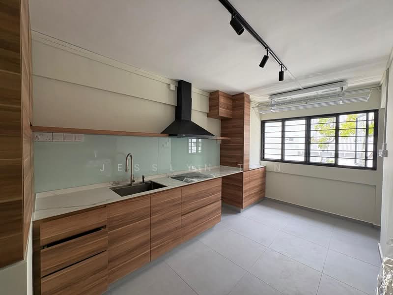 844 Tampines Street 82, 844 Tampines Street 82, 2 Bedrooms, 688 sqft, HDB Flat For Rent, by Jesslyn Tan, 500153899 - Kitchen - PropertyGuru.com.sg