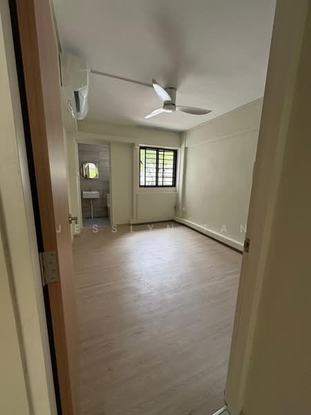 844 Tampines Street 82, 844 Tampines Street 82, 2 Bedrooms, 688 sqft, HDB Flat For Rent, by Jesslyn Tan, 500153899 - Bathroom - PropertyGuru.com.sg
