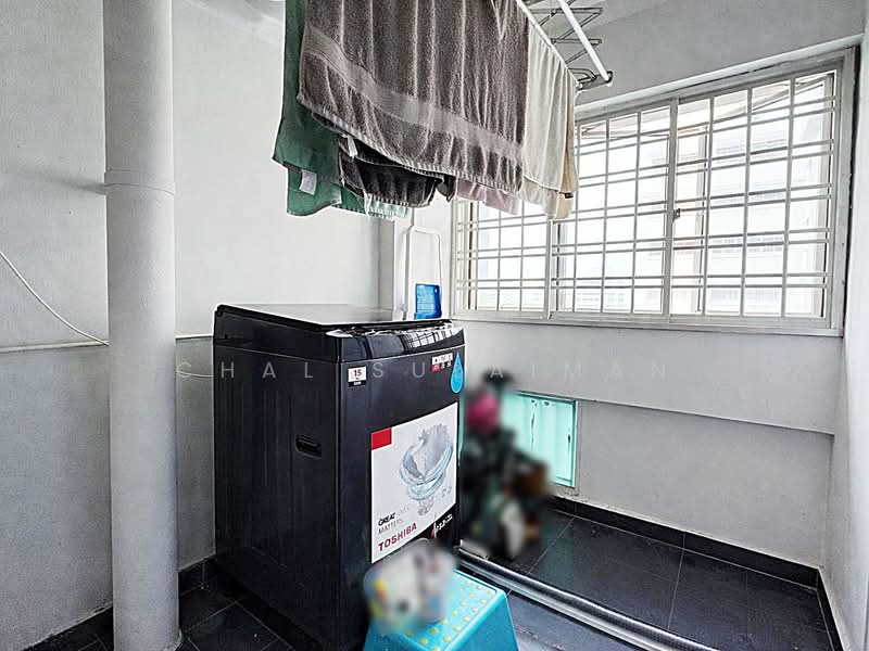 769 Pasir Ris Street 71, 769 Pasir Ris Street 71, 3 Bedrooms, 1,130 sqft, HDB Flat For Sale, by Chal Sulaiman, 500153900 - Service Yard - PropertyGuru.com.sg
