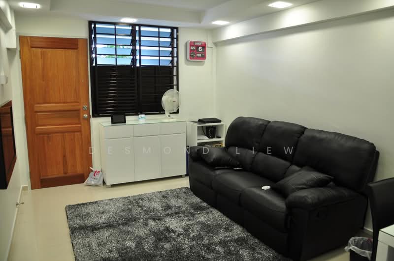 97 Jalan Dua, 97 Jalan Dua, 2 Bedrooms, 603 sqft, HDB Flat For Sale, by Desmond Liew, 500153927 - Living Room - PropertyGuru.com.sg
