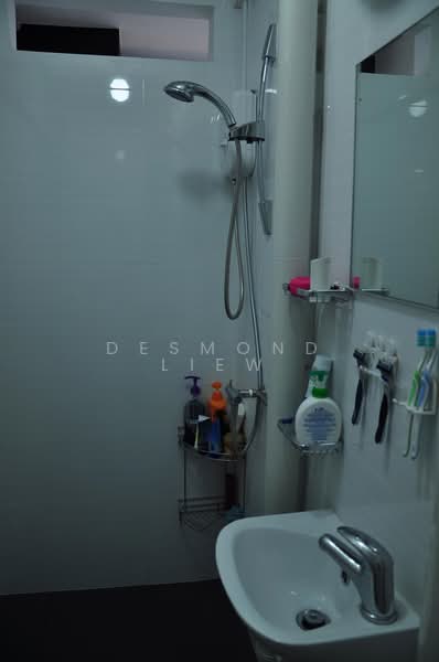 97 Jalan Dua, 97 Jalan Dua, 2 Bedrooms, 603 sqft, HDB Flat For Sale, by Desmond Liew, 500153927 - Bathroom - PropertyGuru.com.sg