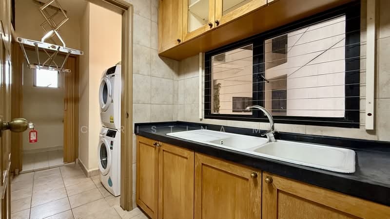 Heritage View, 8 Dover Rise, 3 Bedrooms, 1,195 sqft, Condominium For Rent, by Christina May, 500153928 - Kitchen - PropertyGuru.com.sg