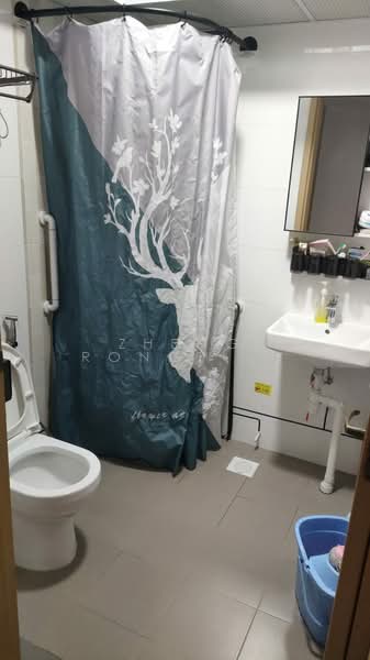 209A Clementi avenue 6, 209A Clementi Avenue 6, Room Rental, 120 sqft, HDB Flat For Rent, by Zheng Ronghua 郑荣华, 500153933 - Bathroom - PropertyGuru.com.sg