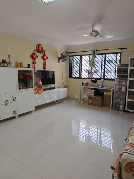 488 Jurong West Avenue 1, 488 Jurong West Avenue 1, 3 Bedrooms, 990 sqft, HDB Flat For Sale, by Anne Lay propnex, 500153935 - Living Room - PropertyGuru.com.sg
