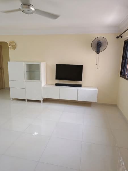 488 Jurong West Avenue 1, 488 Jurong West Avenue 1, 3 Bedrooms, 990 sqft, HDB Flat For Sale, by Anne Lay propnex, 500153935 - Living Room - PropertyGuru.com.sg