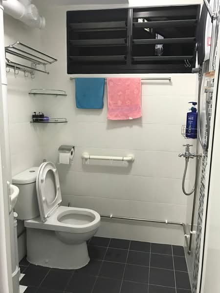 121 Paya Lebar Way, 121 Paya Lebar Way, 3 Bedrooms, 979 sqft, HDB Flat For Sale, by Jem Yang, 500153939 - Bathroom - PropertyGuru.com.sg