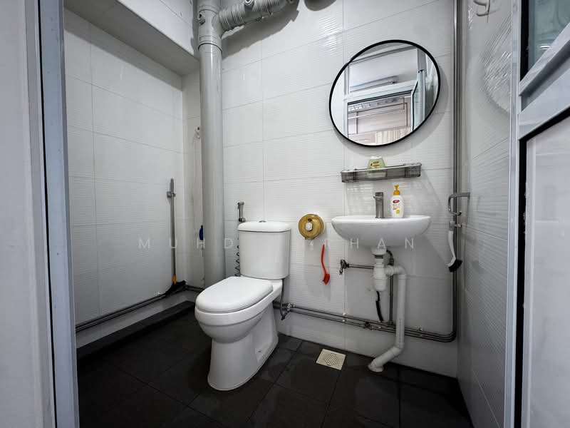 743 Woodlands Circle, 743 Woodlands Circle, Room Rental, 100 sqft, HDB Flat For Rent, by Muhd Farhan, 500153943 - Bathroom - PropertyGuru.com.sg