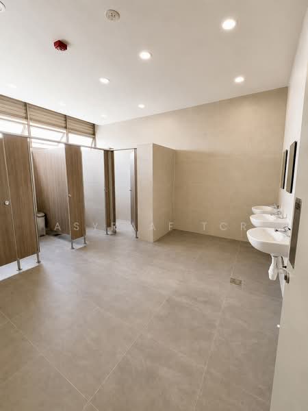 14 Senoko Way, 14 Senoko Way, Sembawang / Yishun, 22,559 sqft, Factory / Workshop (B2) For Rent, by Asyraaf TCR, 500153946 - Bathroom - CommercialGuru.com.sg