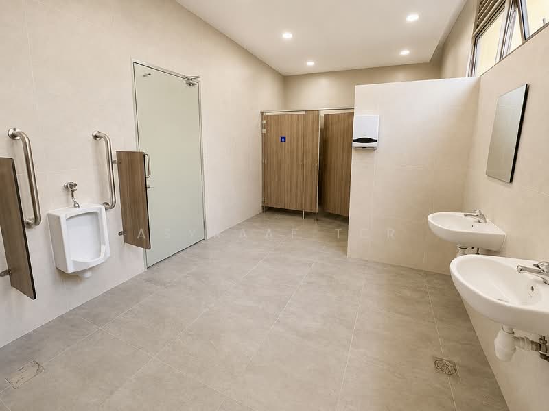14 Senoko Way, 14 Senoko Way, Sembawang / Yishun, 22,559 sqft, Factory / Workshop (B2) For Rent, by Asyraaf TCR, 500153946 - Bathroom - CommercialGuru.com.sg