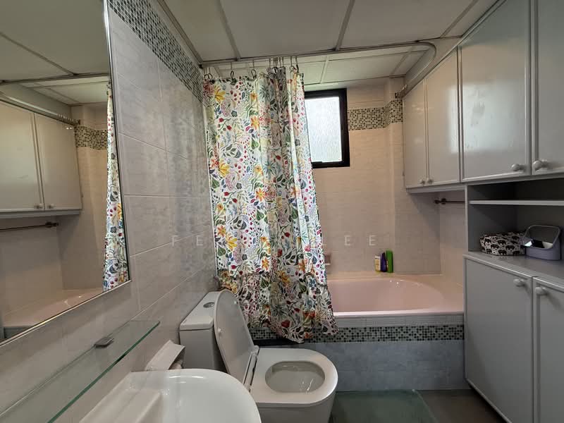 Central Green, 1 Jalan Membina, 3 Bedrooms, 1,292 sqft, Condominium For Rent, by Fendy Lee, 500153957 - Bathroom - PropertyGuru.com.sg