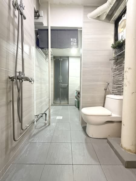 158 Yishun Street 11, 158 Yishun Street 11, 2 Bedrooms, 861 sqft, HDB Flat For Sale, by Nigel Tan, 500153961 - Bathroom - PropertyGuru.com.sg
