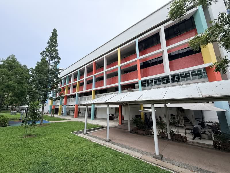 158 Yishun Street 11, 158 Yishun Street 11, 2 Bedrooms, 861 sqft, HDB Flat For Sale, by Nigel Tan, 500153961 - Exterior - PropertyGuru.com.sg