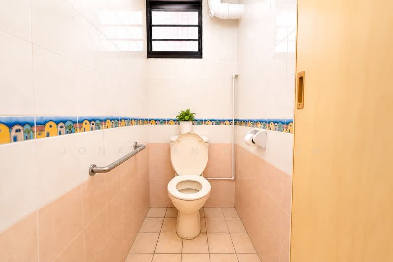 28 Kelantan Road, 28 Kelantan Road, 2 Bedrooms, 700 sqft, HDB Flat For Sale, by Jonathan Foo JH, 500153966 - Bathroom - PropertyGuru.com.sg