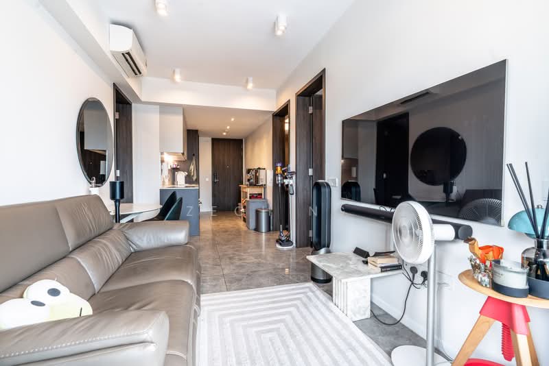 The M, 30 Middle Road, 2 Bedrooms, 592 sqft, Condominium For Sale, by Zech Ng, 500153968 - Living Room - PropertyGuru.com.sg