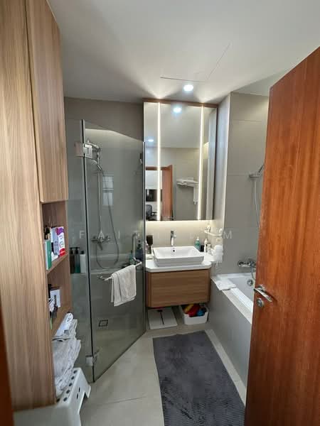 Grosvenor View, 3 Lengkong Empat, 3 Bedrooms, 1,780 sqft, Condominium For Rent, by Faith Lim, 500153977 - Bathroom - PropertyGuru.com.sg