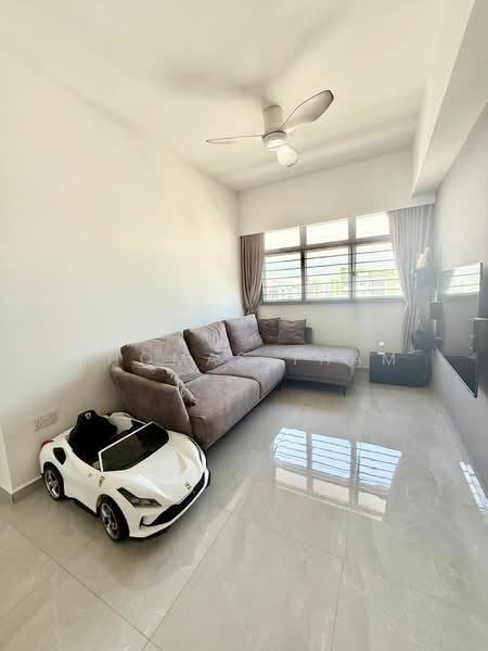 621A Tampines Street 61, 621A Tampines Street 61, 3 Bedrooms, 1,001 sqft, HDB Flat For Sale, by Thomas Tham, 500153979 - Living Room - PropertyGuru.com.sg