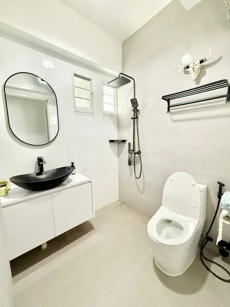 621A Tampines Street 61, 621A Tampines Street 61, 3 Bedrooms, 1,001 sqft, HDB Flat For Sale, by Thomas Tham, 500153979 - Bathroom - PropertyGuru.com.sg
