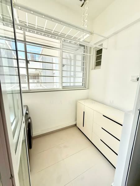 621A Tampines Street 61, 621A Tampines Street 61, 3 Bedrooms, 1,001 sqft, HDB Flat For Sale, by Thomas Tham, 500153979 - Balcony - PropertyGuru.com.sg