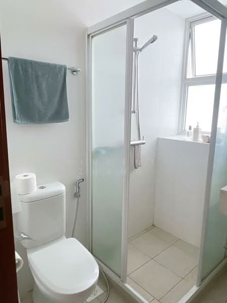 La Casa, 50 Woodlands Drive 16, 3 Bedrooms, 1,195 sqft, Condominium For Sale, by Vincent Zhang, 500153996 - Bathroom - PropertyGuru.com.sg
