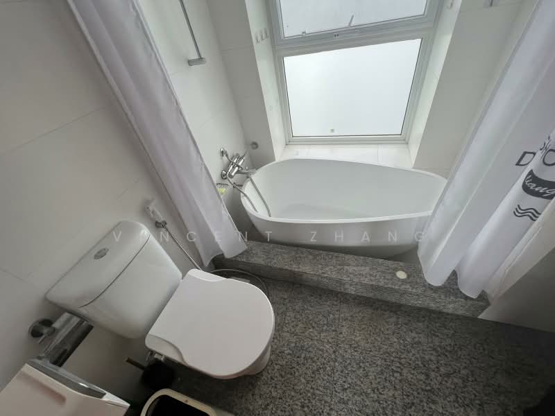 La Casa, 50 Woodlands Drive 16, 3 Bedrooms, 1,195 sqft, Condominium For Sale, by Vincent Zhang, 500153996 - Bathroom - PropertyGuru.com.sg