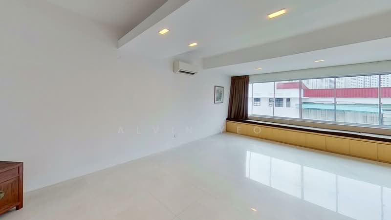 82 Tiong Poh Road, 82 Tiong Poh Road, 2 Bedrooms, 1,033 sqft, Walk-up Apartment For Rent, by Alvin Yeo, 500154044 - Living Room - PropertyGuru.com.sg