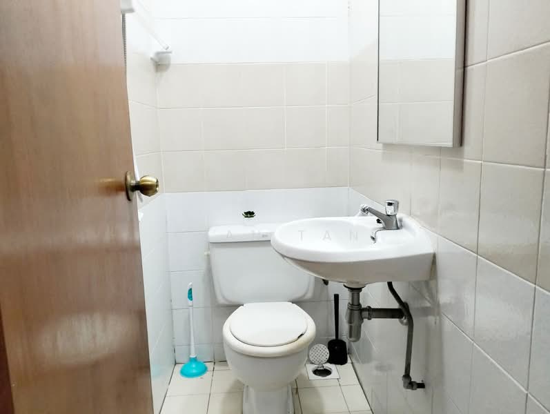 Dover Parkview, 30 Dover Rise, Room Rental, 200 sqft, Condominium For Rent, by Evan Tan, 500154046 - Bathroom - PropertyGuru.com.sg