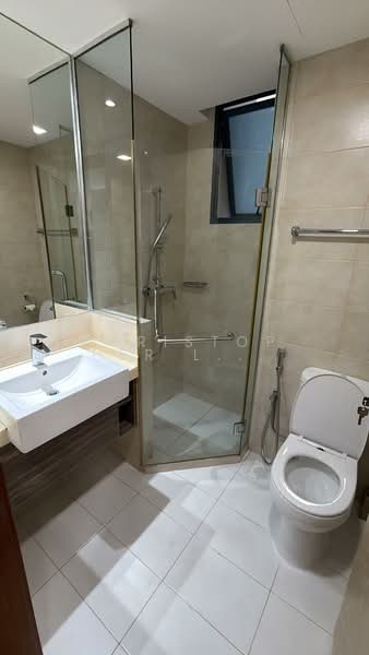 Blue Horizon, 29 West Coast Crescent, 3 Bedrooms, 1,152 sqft, Condominium For Rent, by Christopher Lee BH, 500154047 - Bathroom - PropertyGuru.com.sg