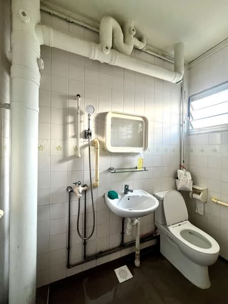 359 Tampines Street 34, 359 Tampines Street 34, Room Rental, 118 sqft, HDB Flat For Rent, by Midco Tee, 500154057 - Bathroom - PropertyGuru.com.sg