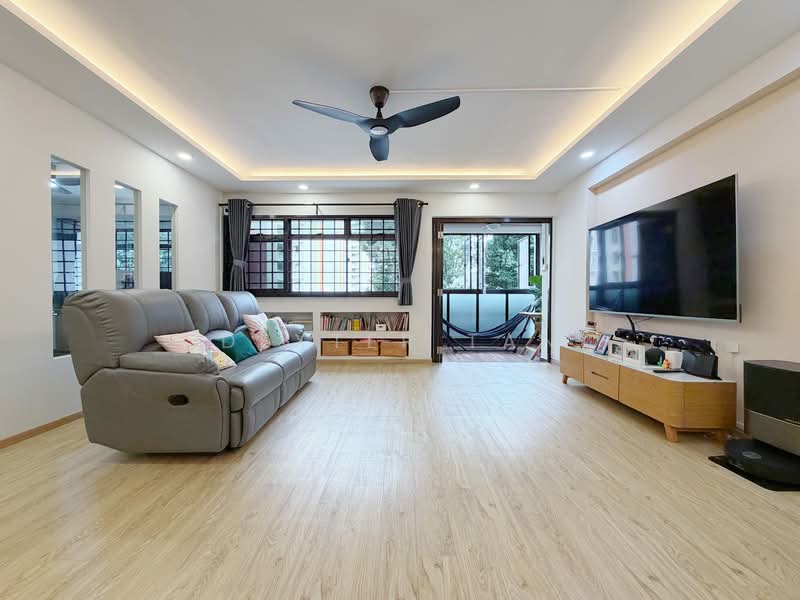 265 Toh Guan Road, 265 Toh Guan Road, 3 Bedrooms, 1,302 sqft, HDB Flat For Sale, by Dexter Tan, 500154060 - Living Room - PropertyGuru.com.sg