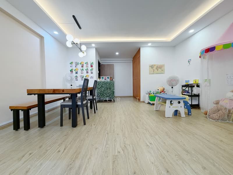 265 Toh Guan Road, 265 Toh Guan Road, 3 Bedrooms, 1,302 sqft, HDB Flat For Sale, by Dexter Tan, 500154060 - Living Room - PropertyGuru.com.sg