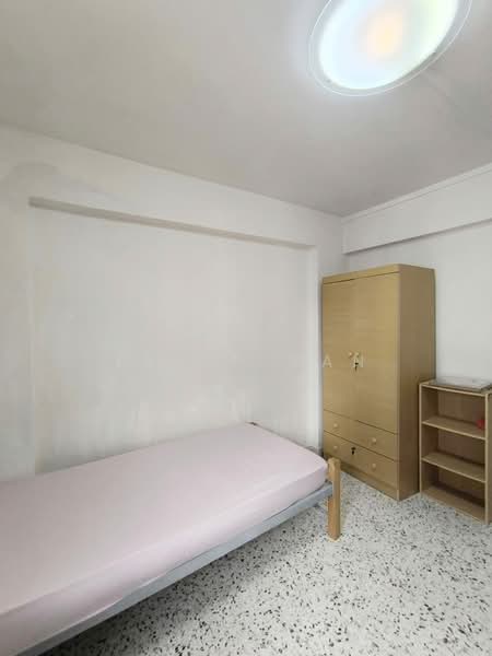 44 Bedok South Road, 44 Bedok South Road, Room Rental, 100 sqft, HDB Flat For Rent, by Kenny Kan, 500154089 - Bedroom - PropertyGuru.com.sg