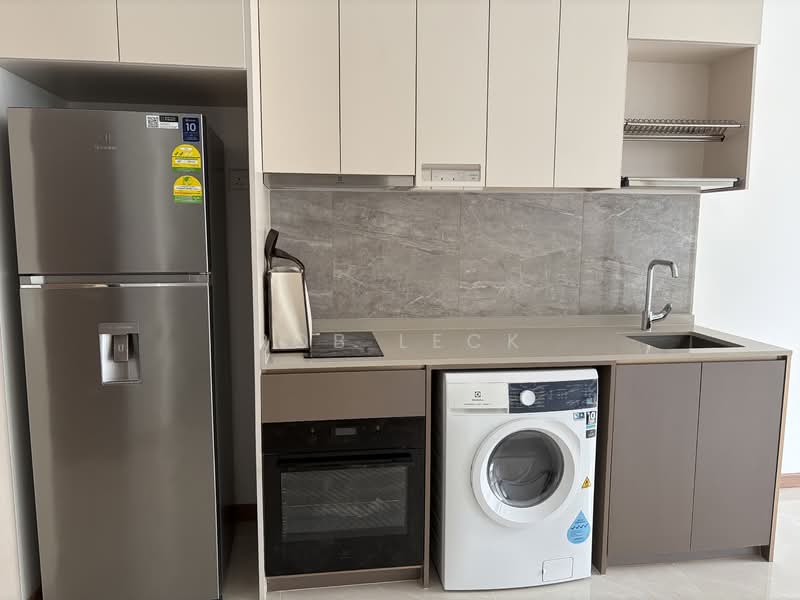 The Botany at Dairy Farm, 3 Dairy Farm Walk, 1 Bedroom, 506 sqft, Condominium For Rent, by Rob Leck, 500154103 - Kitchen - PropertyGuru.com.sg