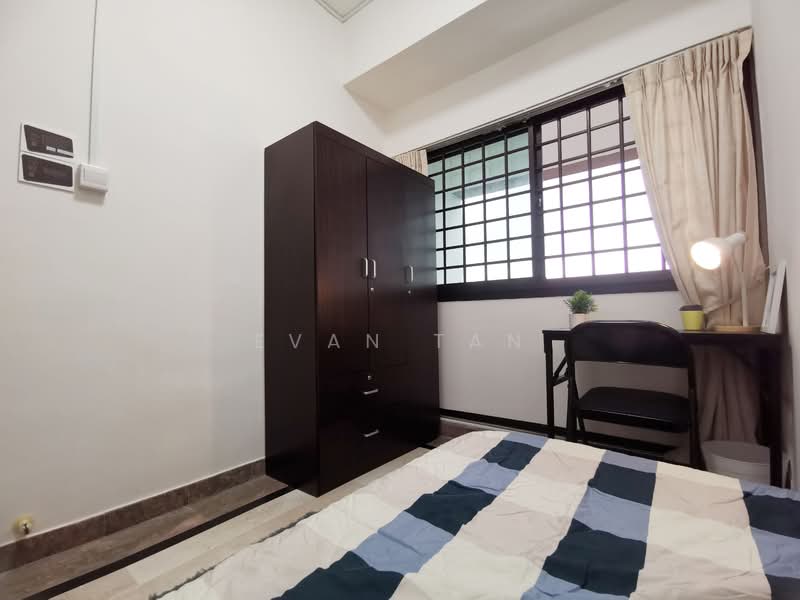 The Regalia, 2 River Valley Close, Room Rental, 150 sqft, Apartment For Rent, by Evan Tan, 500154104 - Bedroom - PropertyGuru.com.sg