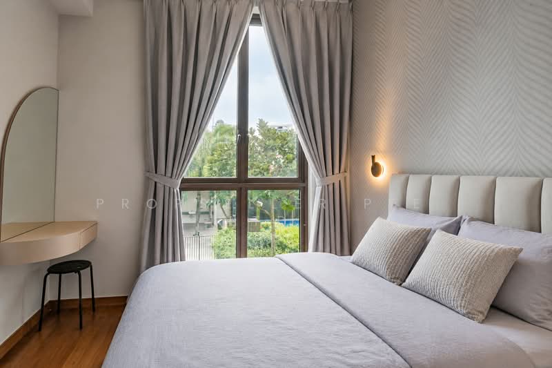 Parksuites, 22 Holland Grove Road, 2 Bedrooms, 700 sqft, Condominium For Sale, by Kit Toh, 500154109 - Bedroom - PropertyGuru.com.sg