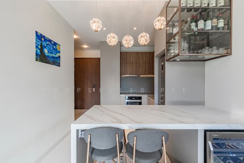 Parksuites, 22 Holland Grove Road, 2 Bedrooms, 700 sqft, Condominium For Sale, by Kit Toh, 500154109 - Kitchen - PropertyGuru.com.sg