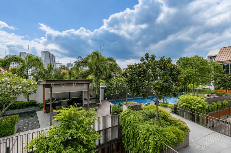 Parksuites, 22 Holland Grove Road, 2 Bedrooms, 700 sqft, Condominium For Sale, by Kit Toh, 500154109 - Exterior - PropertyGuru.com.sg
