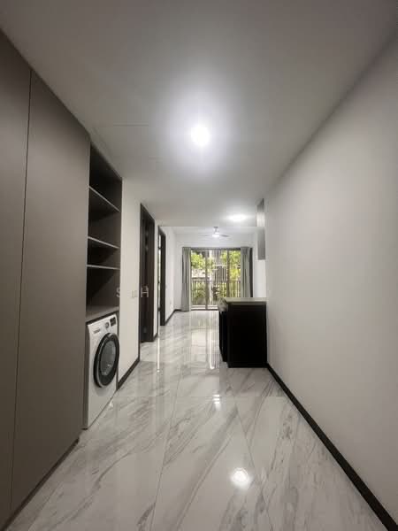 Pasir Ris 8, 10 Pasir Ris Drive 8, 2 Bedrooms, 710 sqft, Apartment For Sale, by Shay Ho, 500154114 - Corridor - PropertyGuru.com.sg